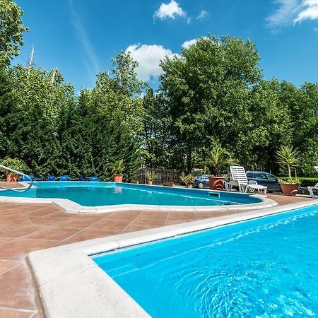 Pater Apartments And Rooms Сиофок Екстериор снимка