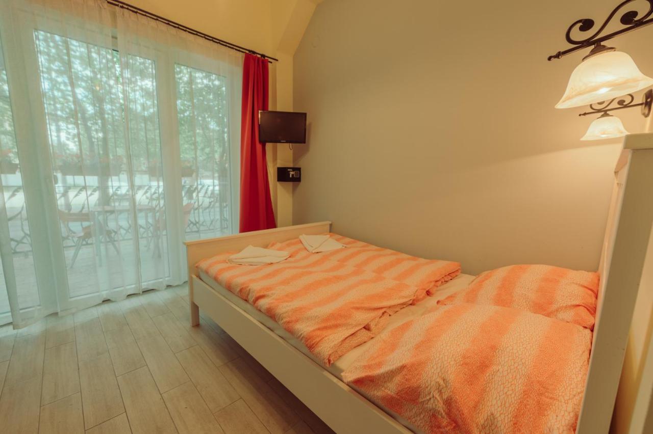 Pater Apartments And Rooms Сиофок Екстериор снимка
